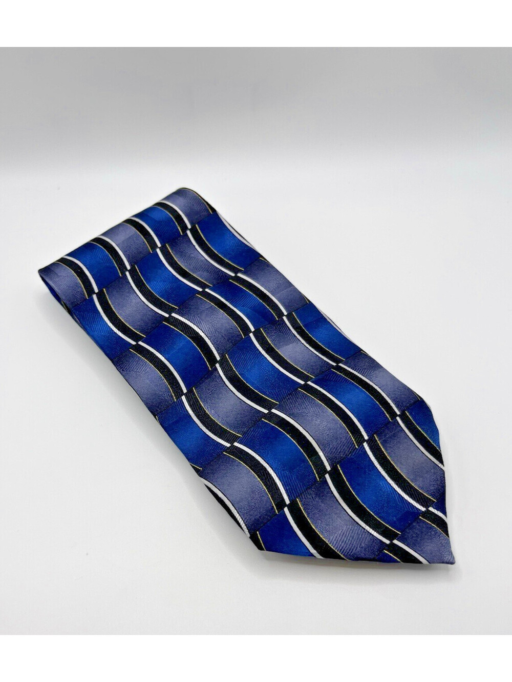 Studio Z Tie Necktie 100% Silk Blue Geo Wide  4"X58" T1121.1
